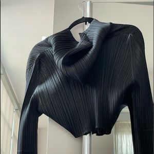 NWT Issey Miyake pleated cropped hoodie
